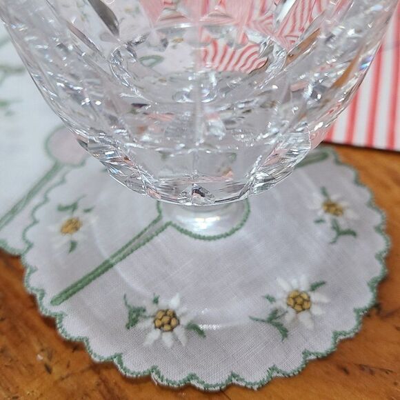 Vintage White Linen Wine Slipper Coaster Set (8) – Embroidered Floral Design - Picture 3 of 5